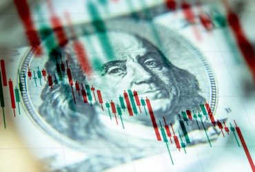 رشد عرضه | قیمت دلار ۱۳۹۵ تومان کاهش یافت