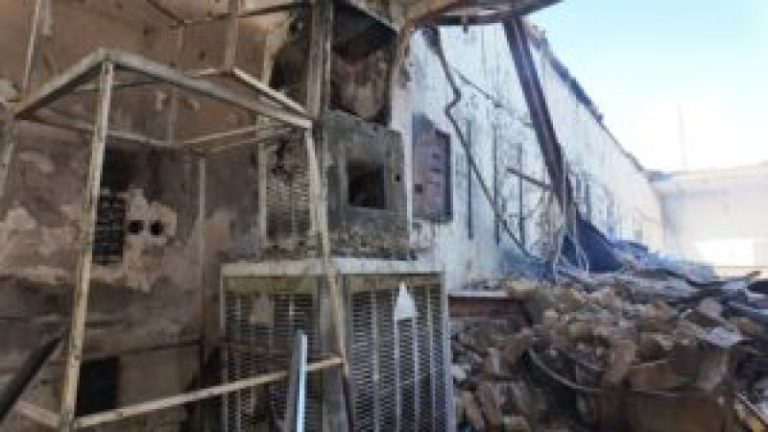 اغتشاشگران دفاتر نمایندگی بنیاد آبشار عاطفه‌ها را به آتش کشیدند