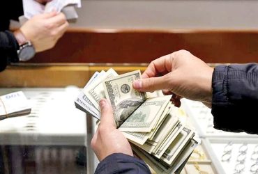 نه ارزپاشی جواب می‌دهد، نه رهاسازی/ بازار ارز باید مدیریت شود