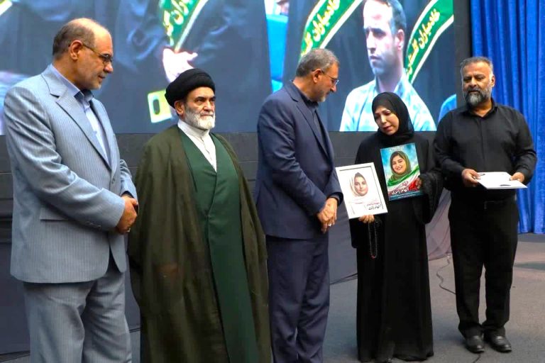 با معرفی برگزیدگان؛ پایان کار دهمین کنگره ملی شعر ایثار