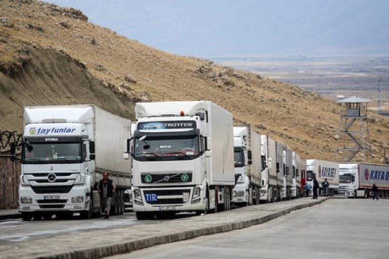لزوم پیگیری کانتینرهای ایرانی در بندر کراچی