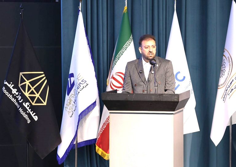 تجلیل از نخبگان برتر کشور در بزرگترین همایش تجليل از نخبگان